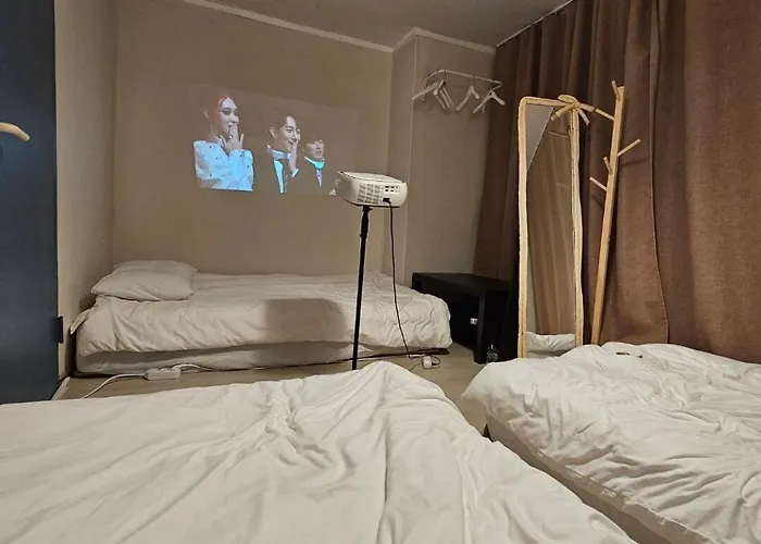 홍익대학교 2룸 4침대 1인1침대 서울특별시