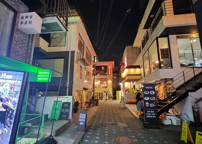 홍익대학교 2룸 4침대 1인1침대 * 서울특별시